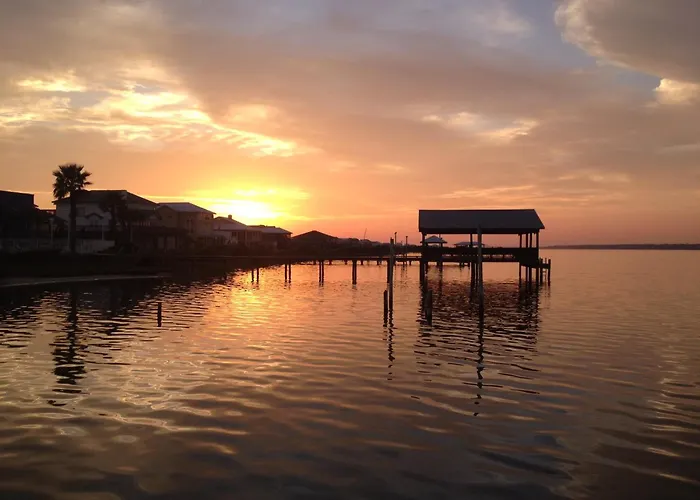 Alabama Sands 9 By Albvr - Walk To Beach, Pool, And Little Lagoon! Gulf Shores